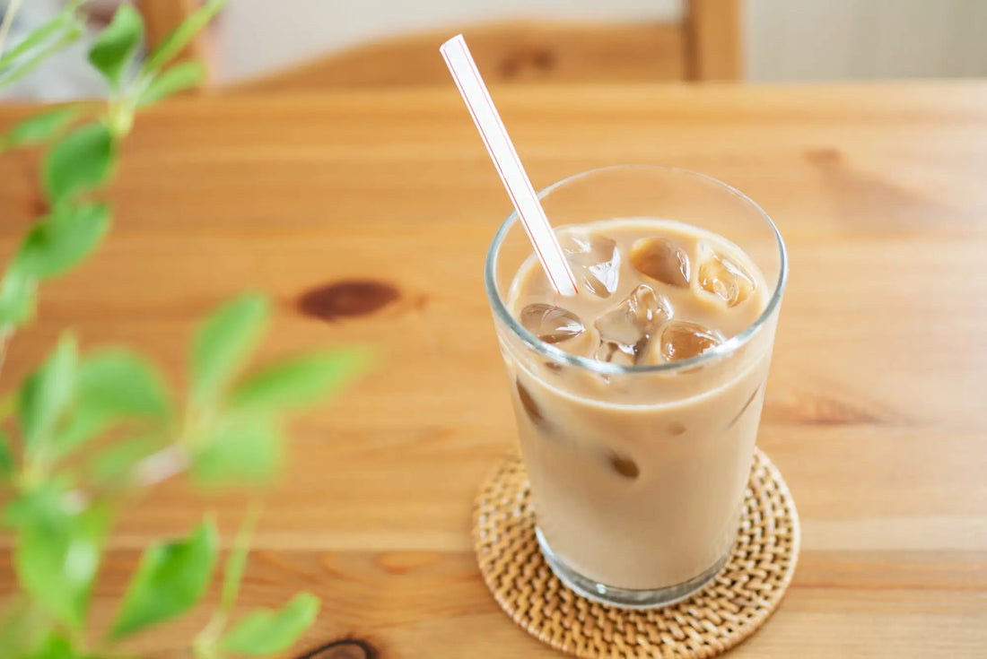 冷たい牛乳で作るアイスカフェオレのレシピ|自宅でカフェ気分を楽しもう