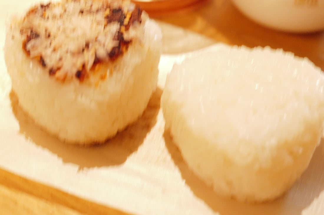 塩おにぎりと味噌焼きおにぎり × BONGEN LATTE